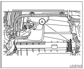 Nissan Murano engine air cleaner housing and retaining clips
