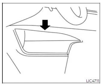 Lower console storage tray in the center console area